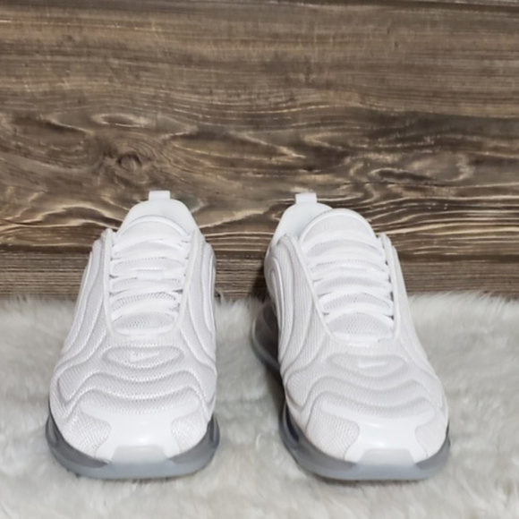 New Nike Air Max 720 Triple White Sneakers - Picture 2 of 8